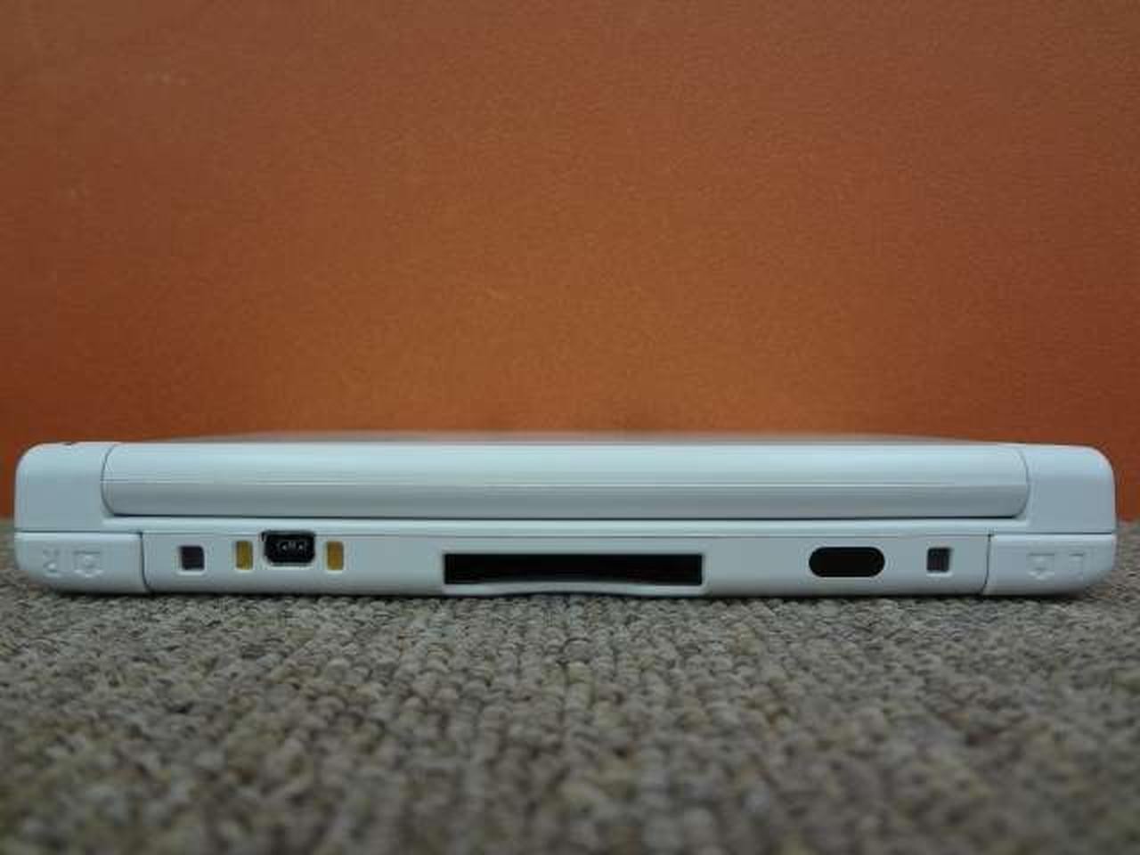 NINTENDO SPR-001 3DSLL