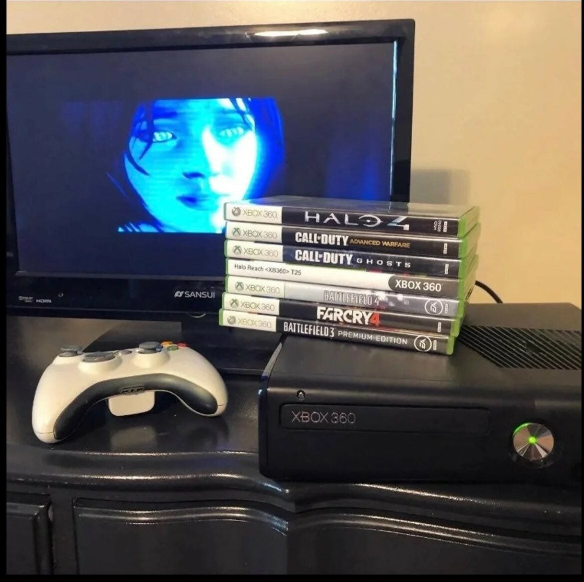 Xbox 360 S 120 GB with games – Call of duty, Halo, Battlefield, Far cry