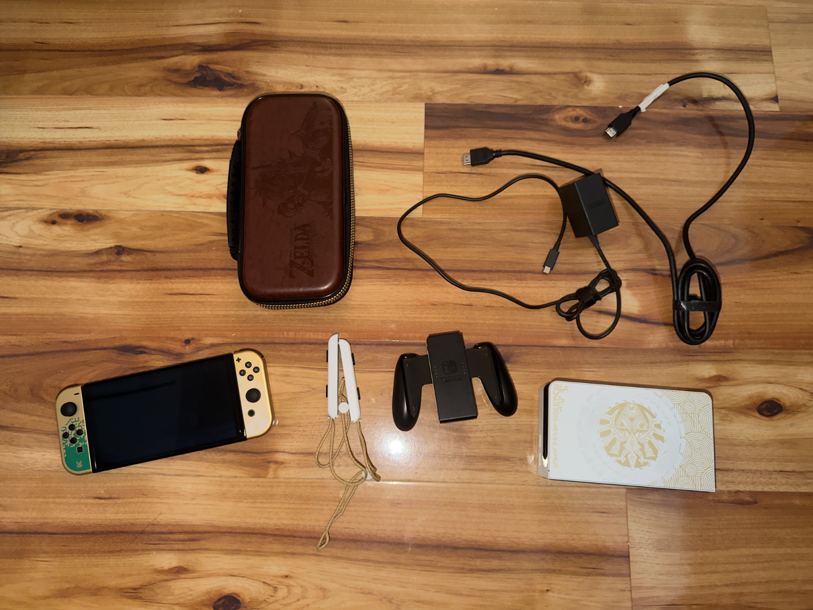 Nintendo Switch (OLED Model) The Legend of Zelda: Tears of the Kingdom Edition