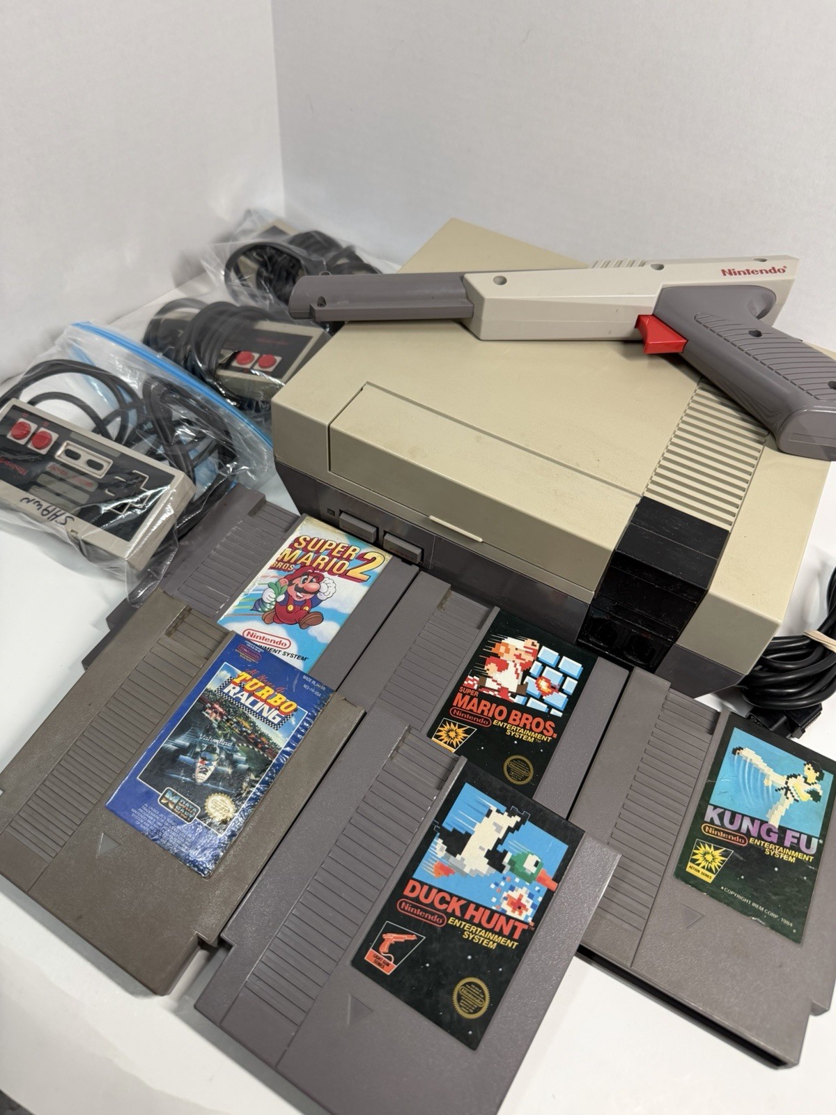 Nintendo NES with GAMES! SEE DESCRIPTION! Mario Bros