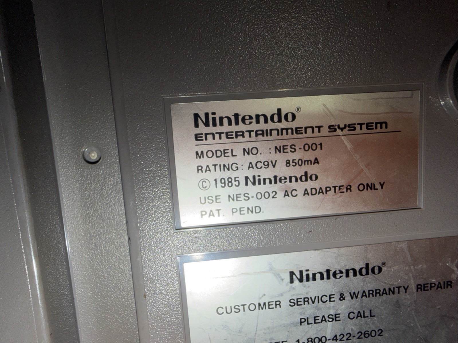 Nintendo Entertainment System NES Console – Gray (NES-001)