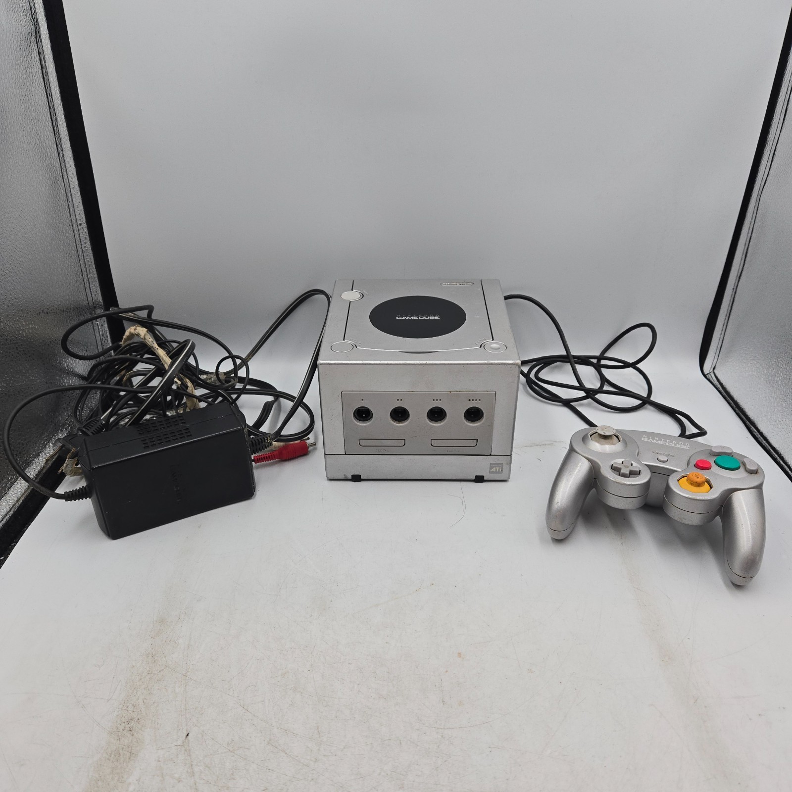 Nintendo GameCube Platinum Silver Console w/ Controller & Cords INCLUDED