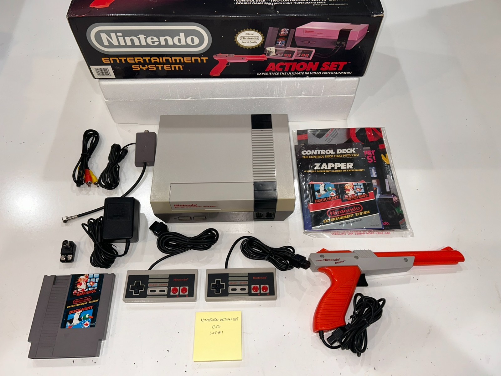 Nintendo NES Action Set Console System Complete in Box (CIB) w Zapper Tested #1