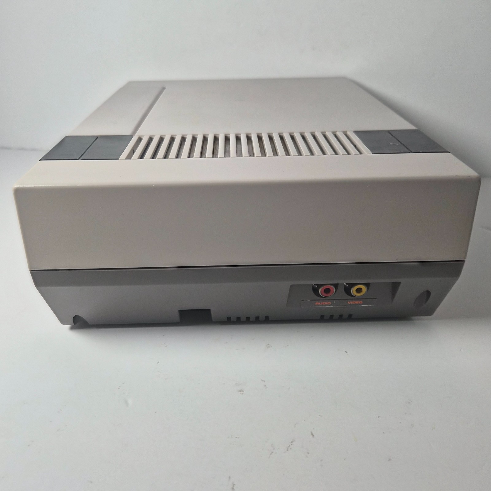 Nintendo NES-001 Console 2 OEM Controllers Hookups Tested Working