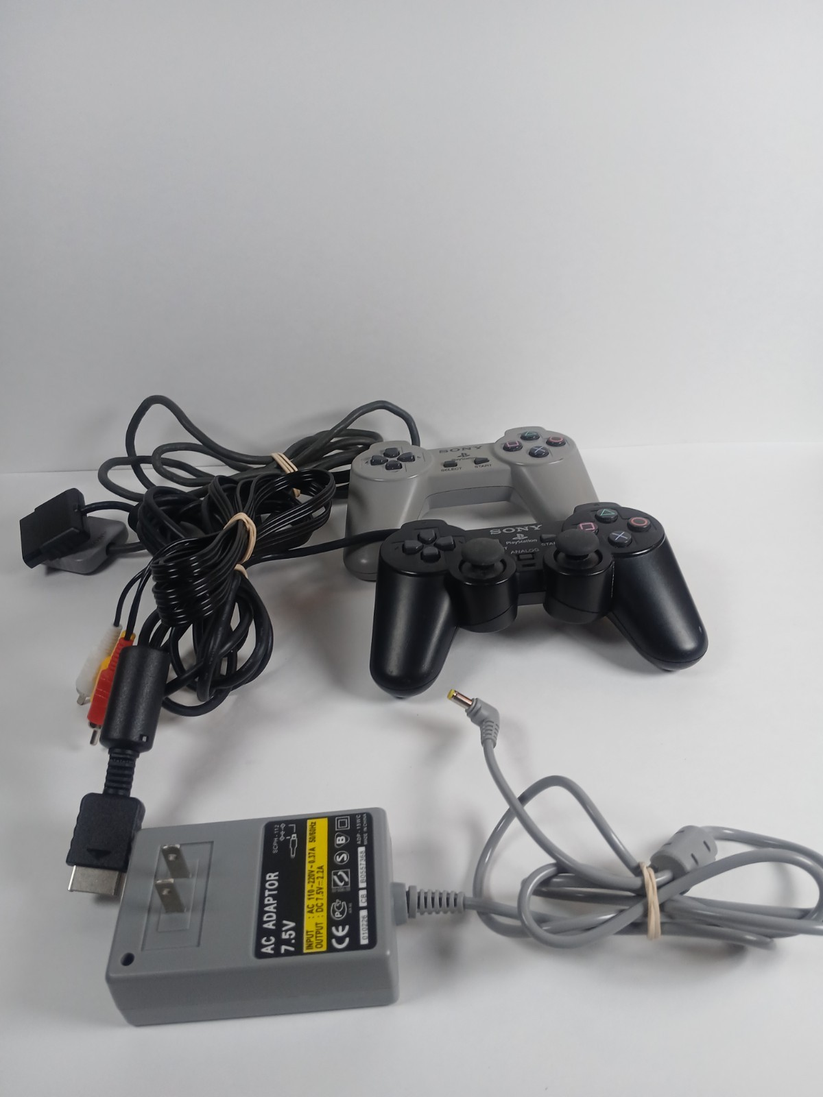 Sony PSOne Console SCPH-101 PS1. More 2 Controller Untested