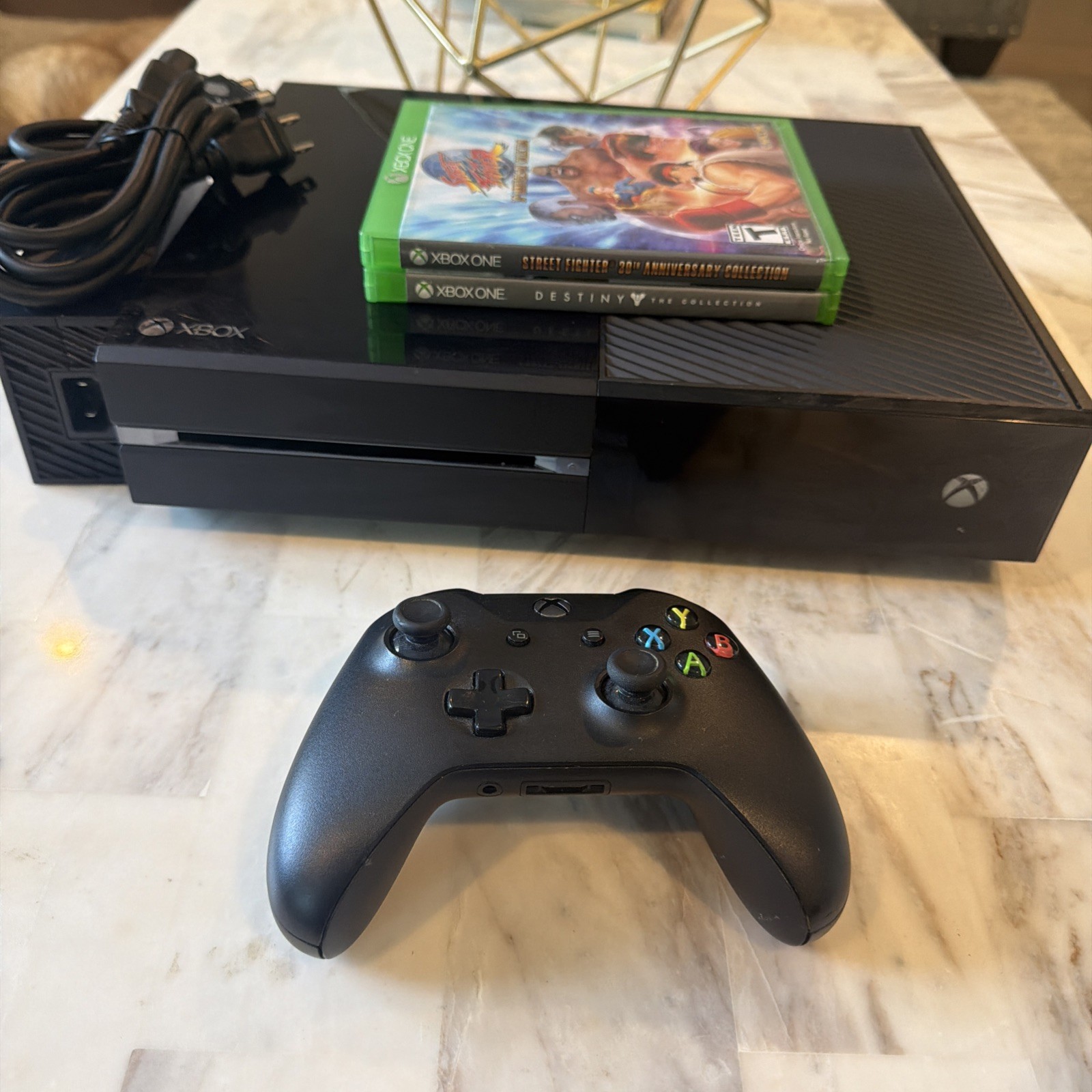 Xbox One 500GB Black Console Bundle Controller Cords Destiny Street Fighter Game