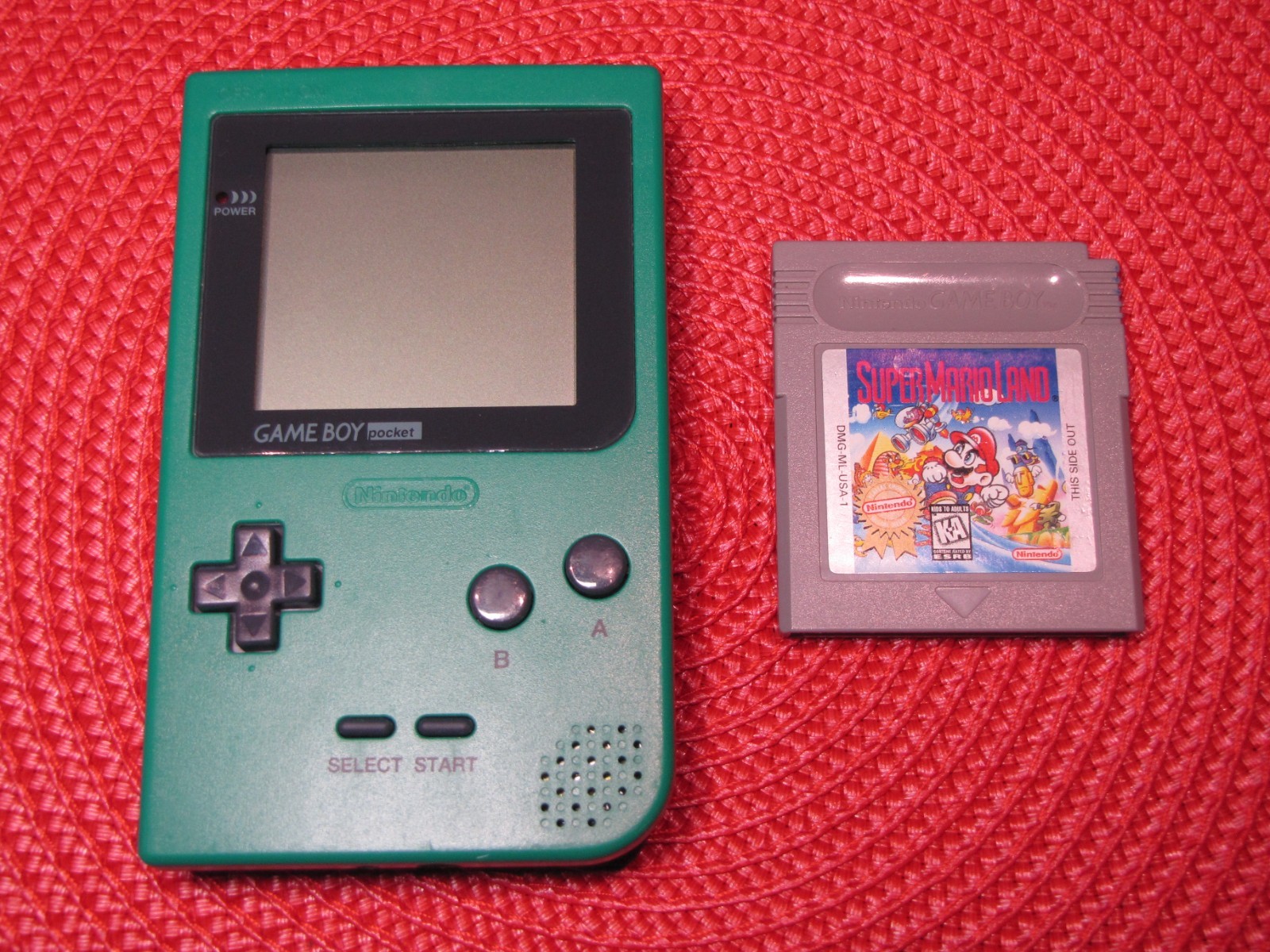 VINTAGE NINTENDO GAME BOY POCKET CONSOLE GREEN & 1 GAME SUPER MARIO LAND – WORKS