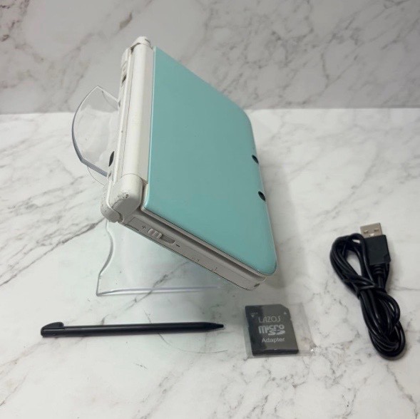 Nintendo 3DS XL Mint×White[Working condition, with accessories included]