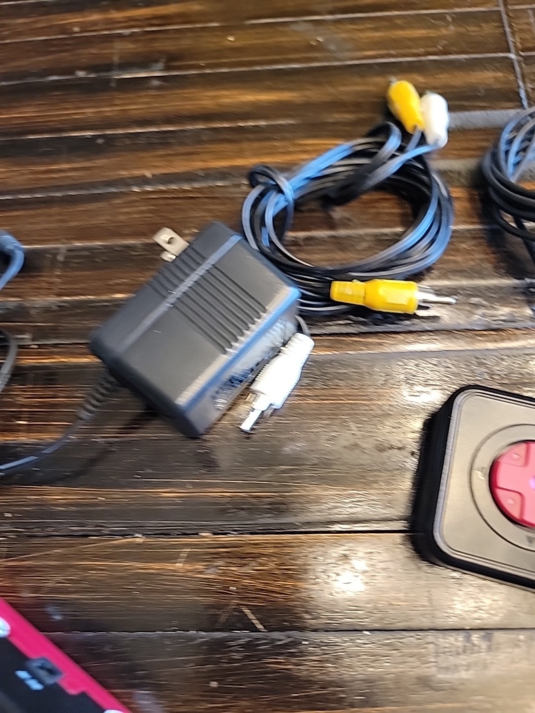 Retro-Bit NES Entertainment System With One Controller And Cords