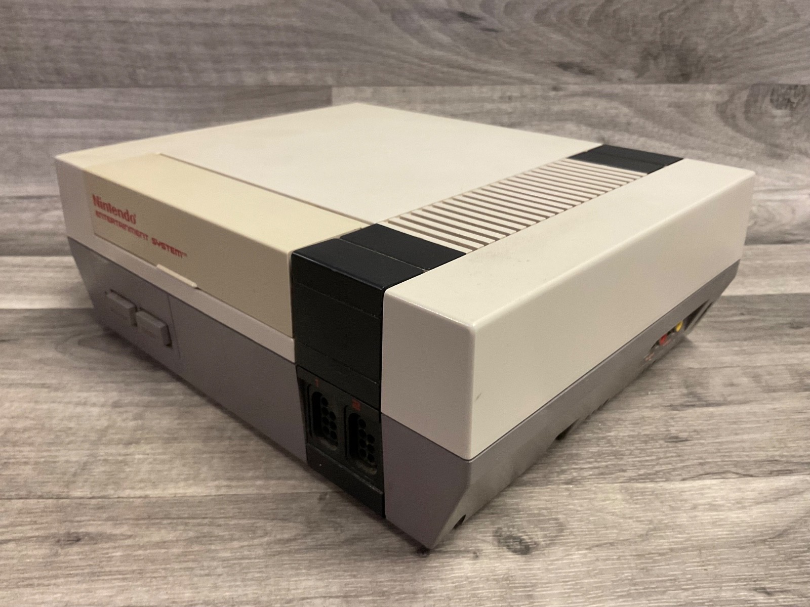 1985 Original NES Console Nintendo System NES-001, Powers On Parts Or Repair