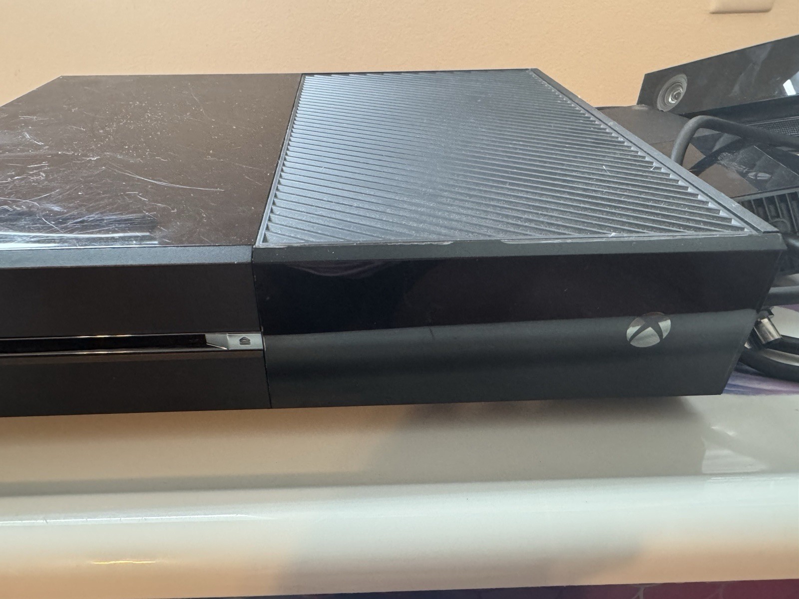 Microsoft Xbox One Home Console – Black with Kinect Sensor/Camera (Xbox One)