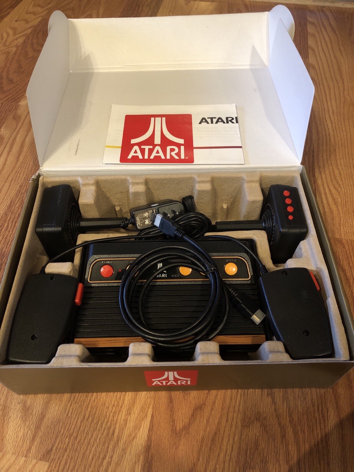 Atari Flashback 8 Gold Deluxe HD Console Wireless Controllers – Gold