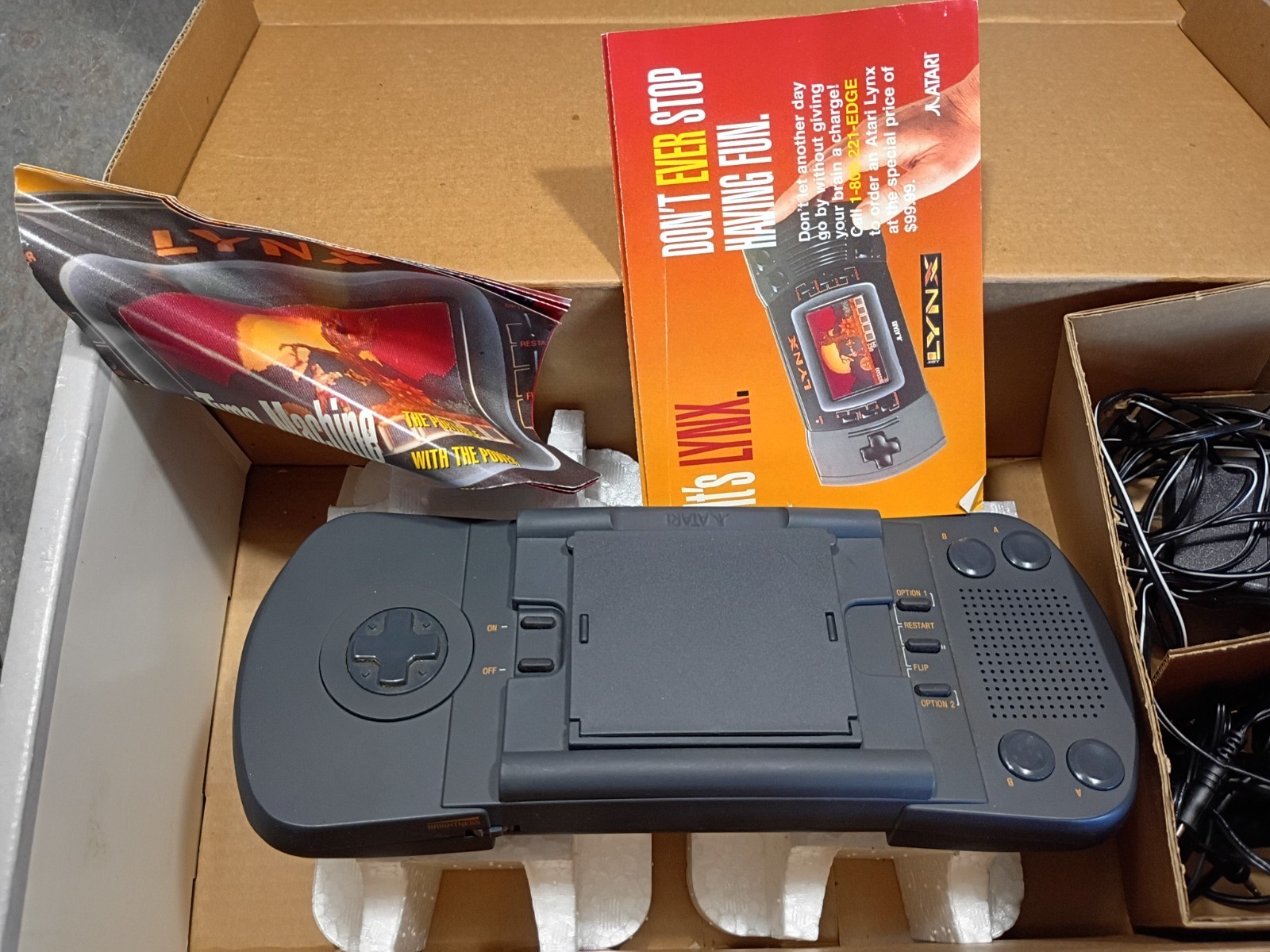 Atari LYNX Portable gaming video system + games in box parts repair