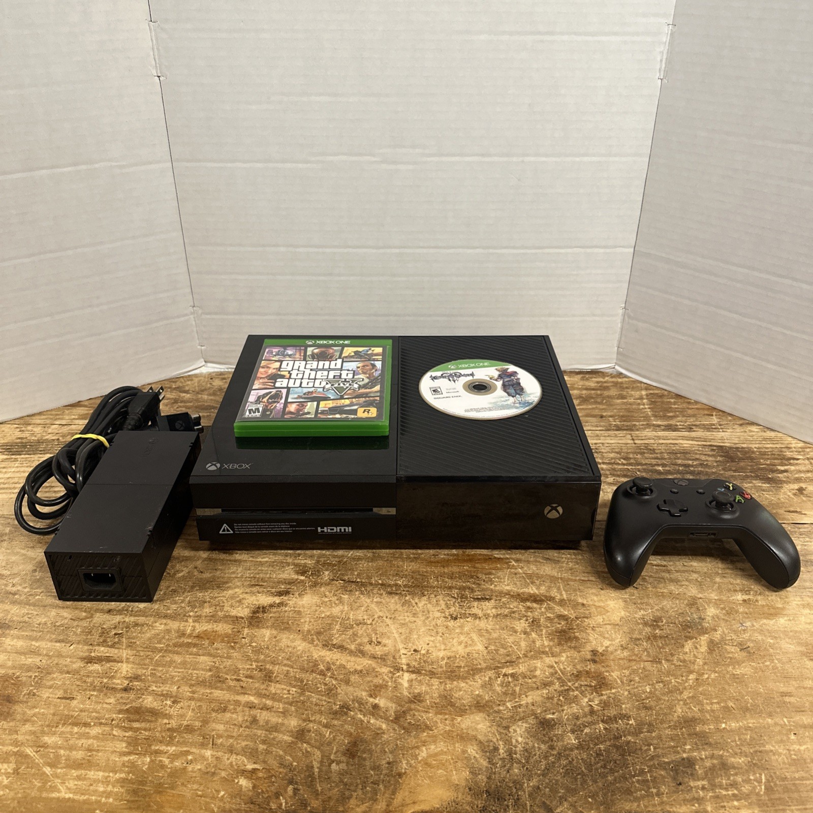 Microsoft Xbox One 500GB 1540 – Fully Tested & Reset – Cords, Controller 2 Games