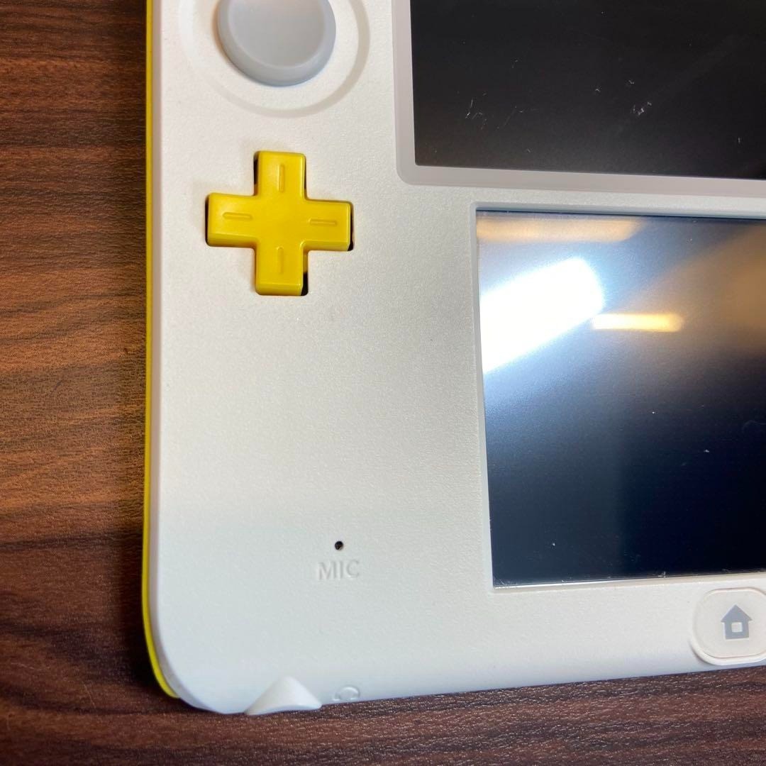 Nintendo 2DS Console – Super Mario Pack (White/Yellow) 4142 From Japan