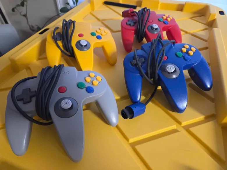 Nintendo 64 System 32MB Home Console -Charcoal Gray With Cords Read Description!