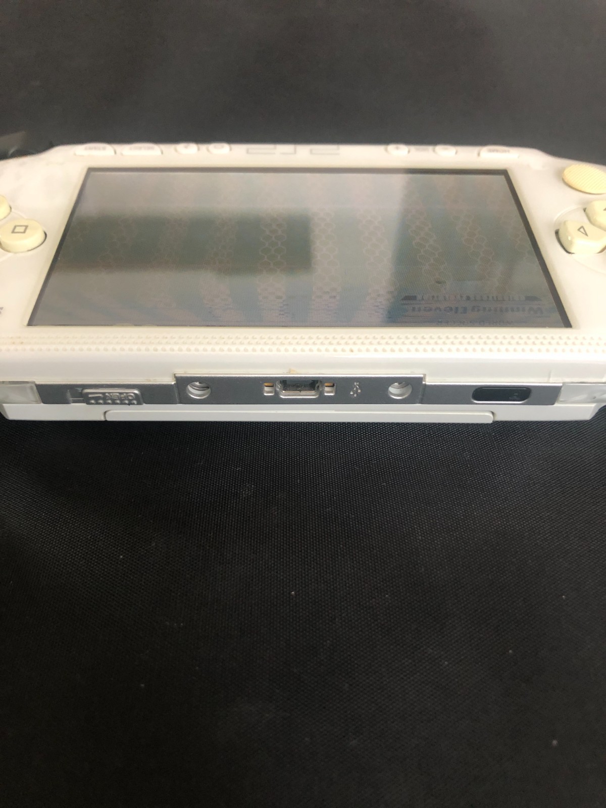 Sony PSP-1000 White Handheld Console　Tested Working / 1GB Memory + AC Charger