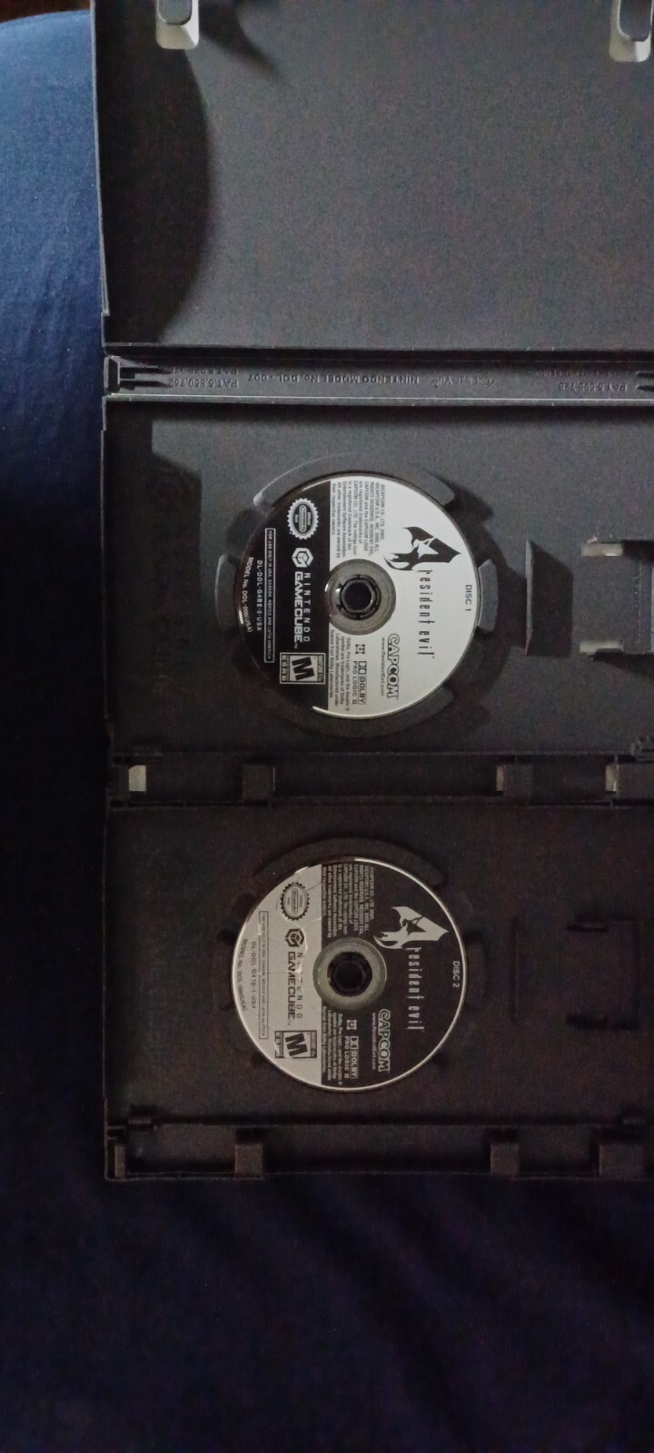Silver Nintendo GameCube Console Resident Evil 4 BUNDLE w/ Original GAME Disk