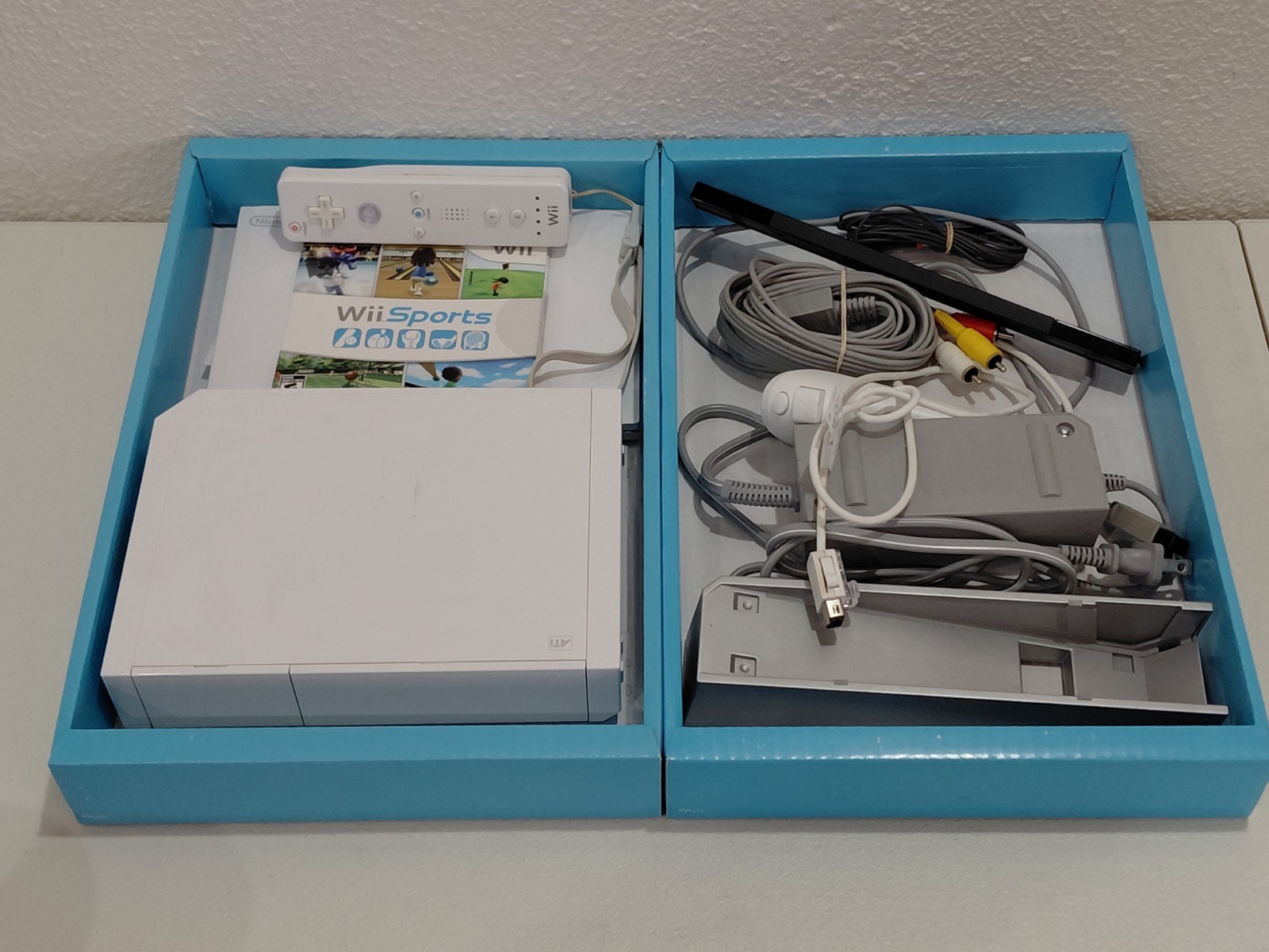 WORKING! Nintendo Wii White Console Wii In Original Box With Game RVL-001