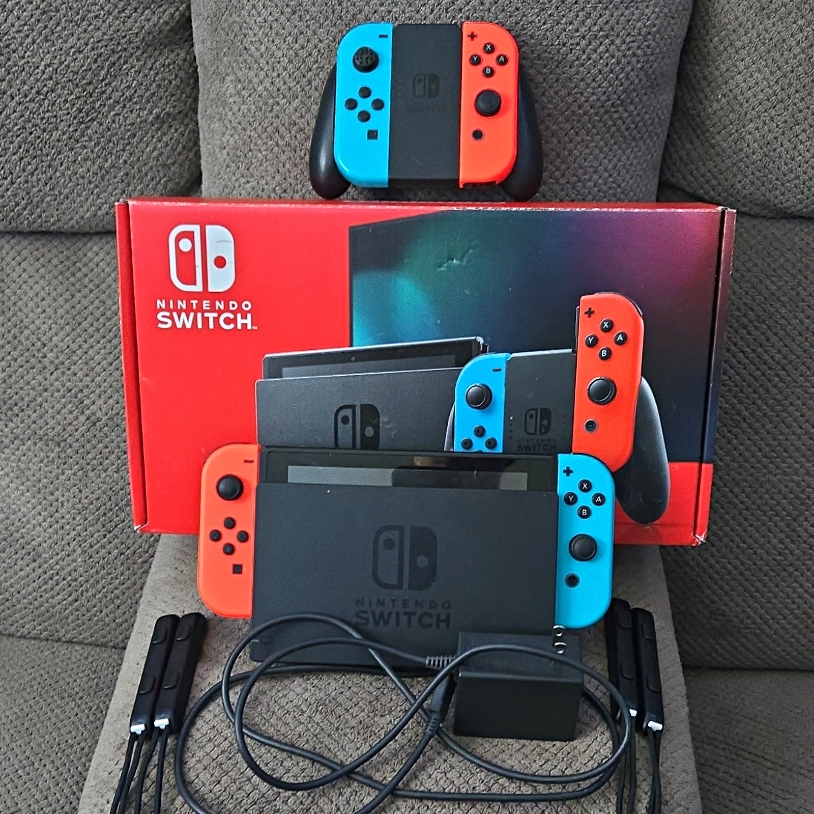 Nintendo Switch Great Condition Bundle: Console,Box, 4 Controllers, Cord, Etc