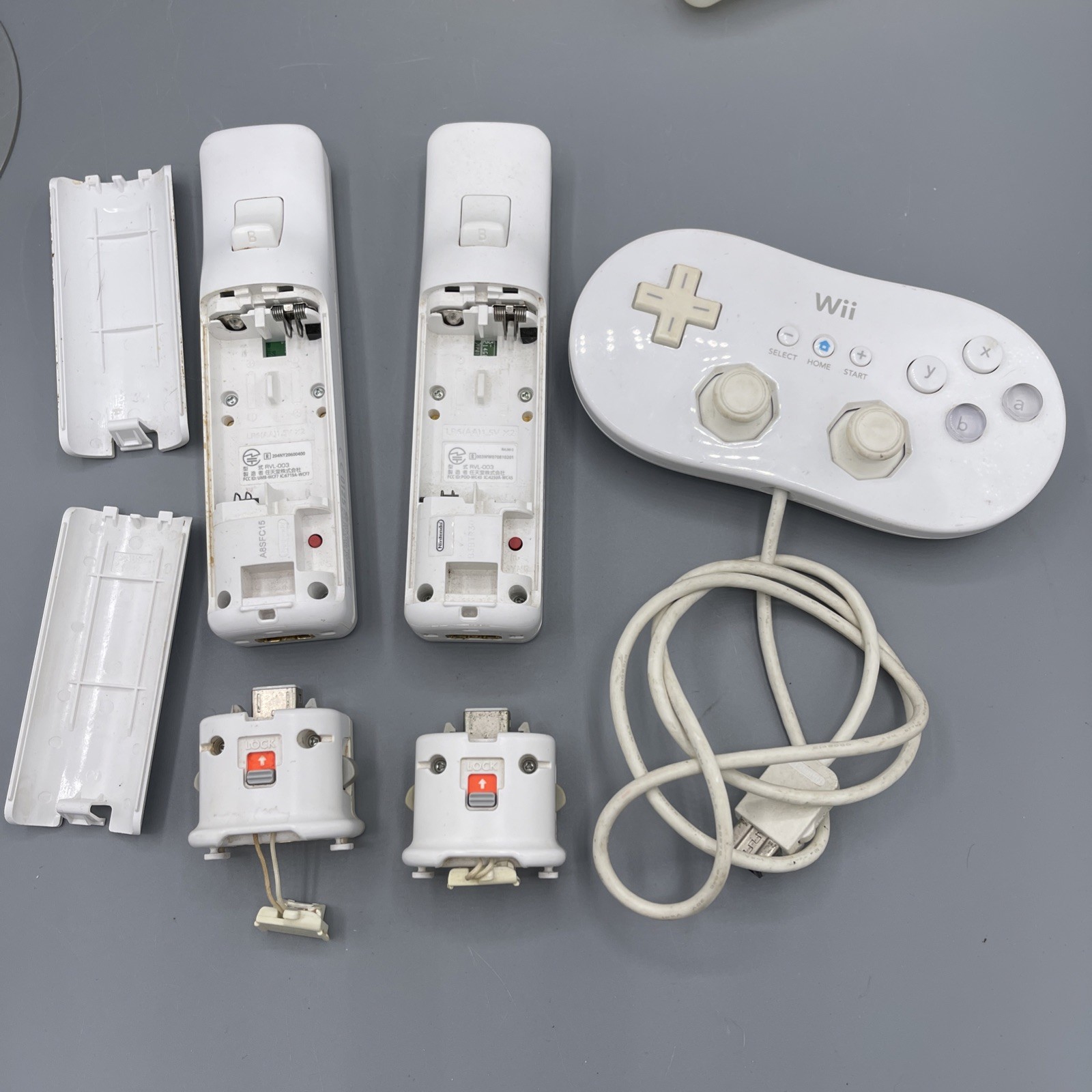 White Nintendo Wii Console System Bundle w/ Controllers Motionplus Manual Tested