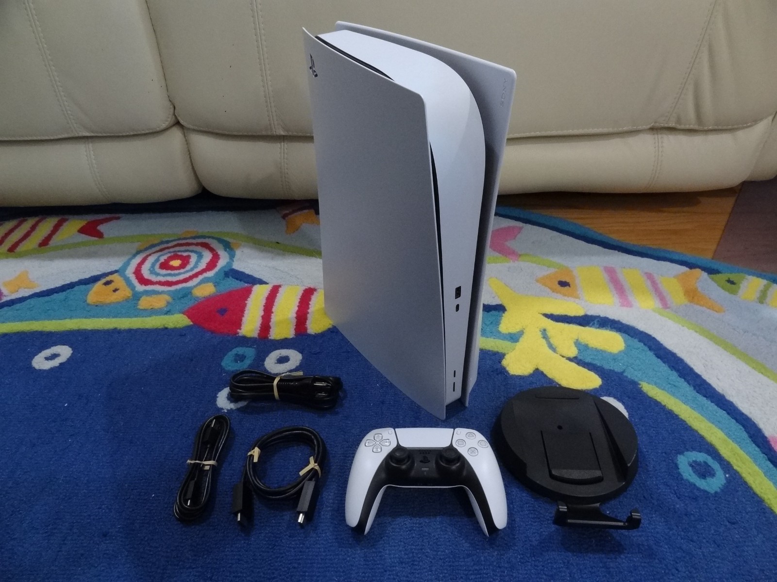 Sony PlayStation 5 PS5 Blu-Ray Disc Console 825GB 4K White/Black CFI-1015A