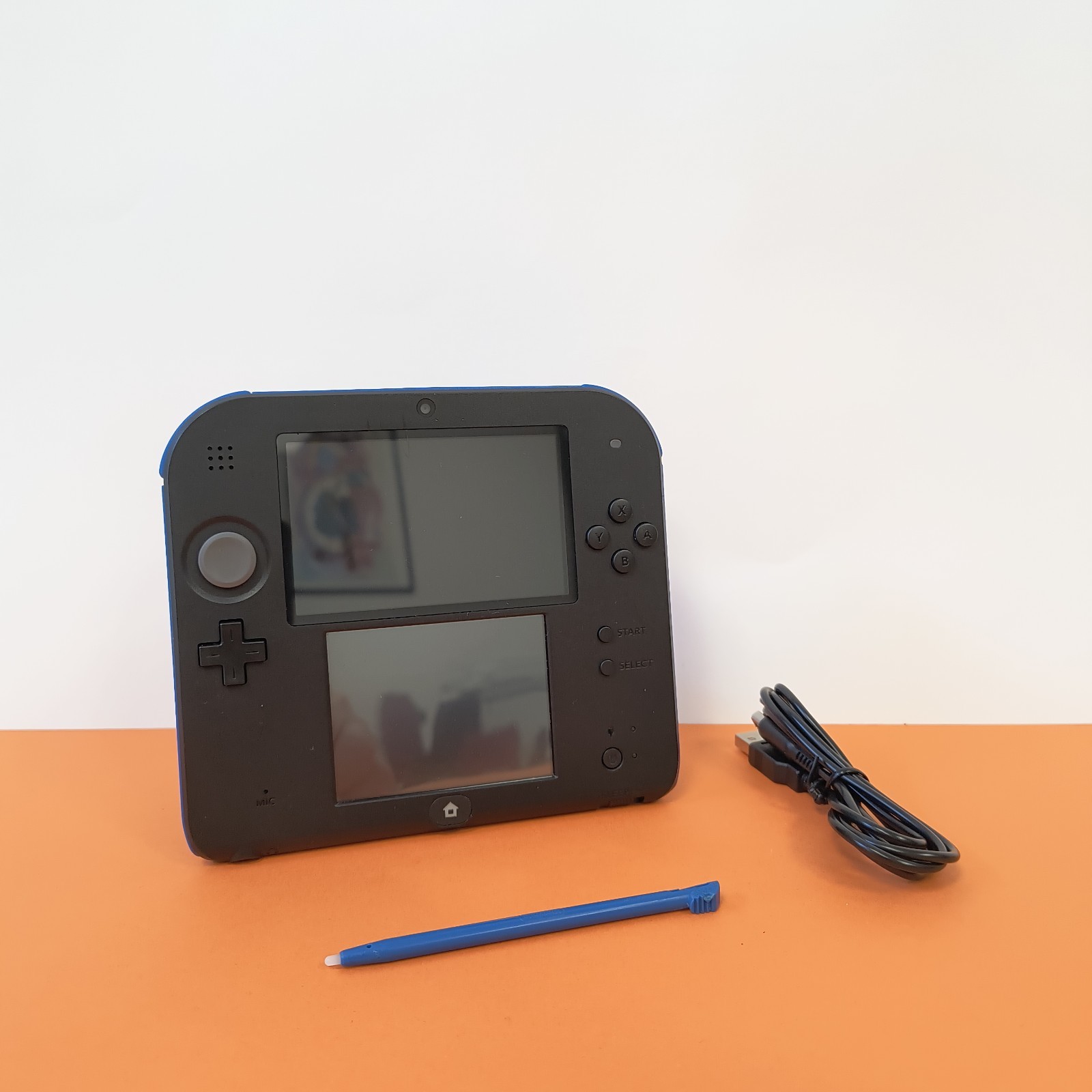NINTENDO 2DS BLACK AND BLUE CONSOLE + NIB + CABLE GREAT