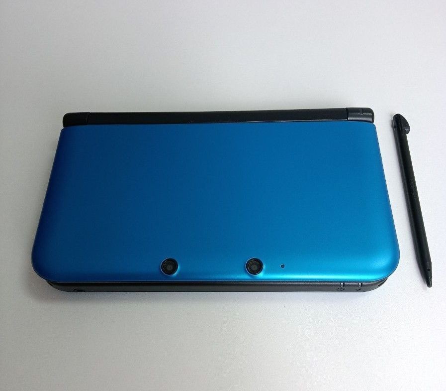 Nintendo 3DS LL Blue x Black – Used in Excellent Condition