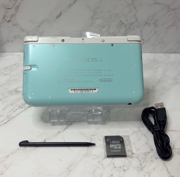 Nintendo 3DS XL Mint×White[Working condition, with accessories included]