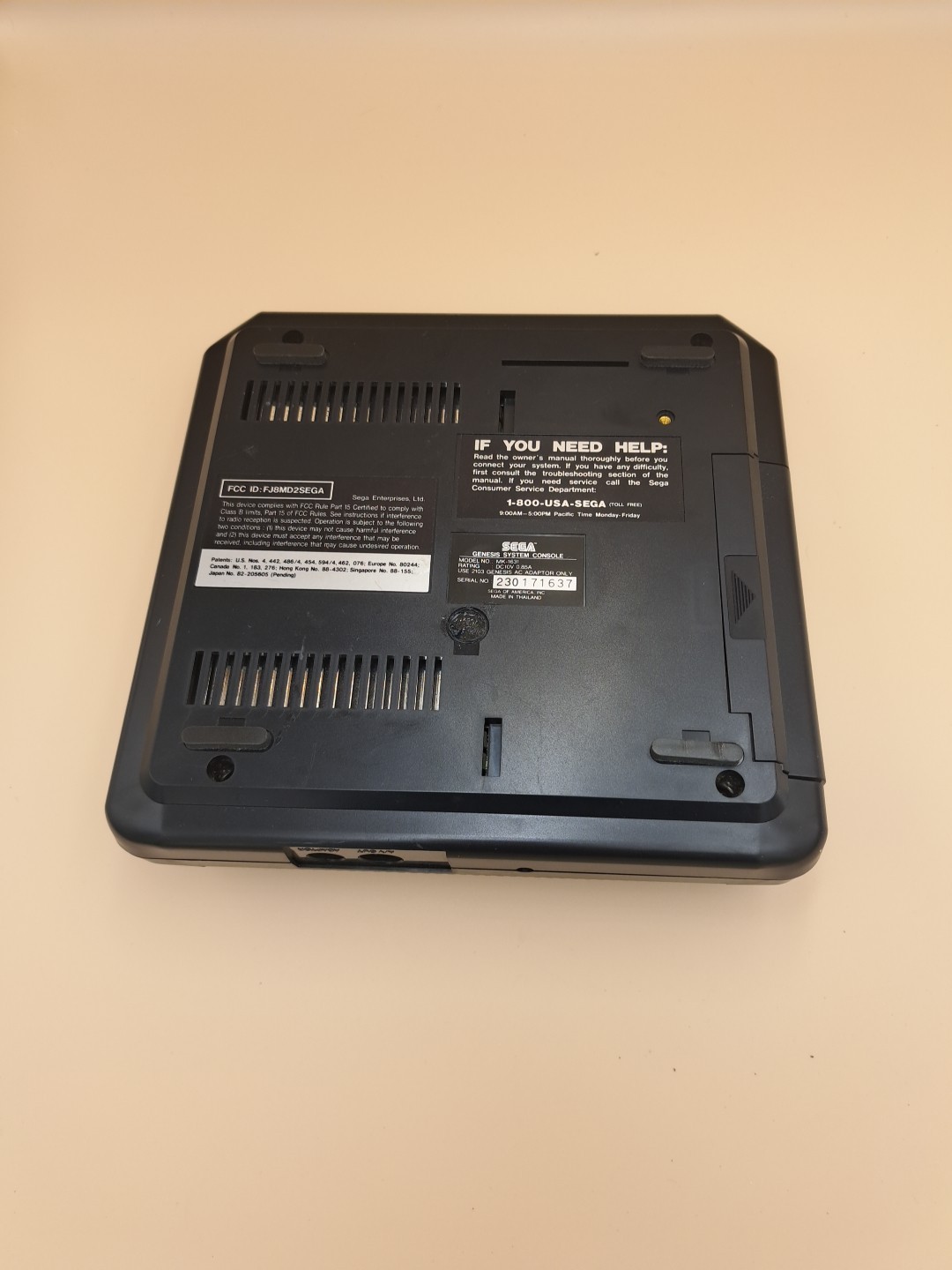 Sega Genesis Model MK-1631 Console + 2 Controller 3 Button OEM Vintage