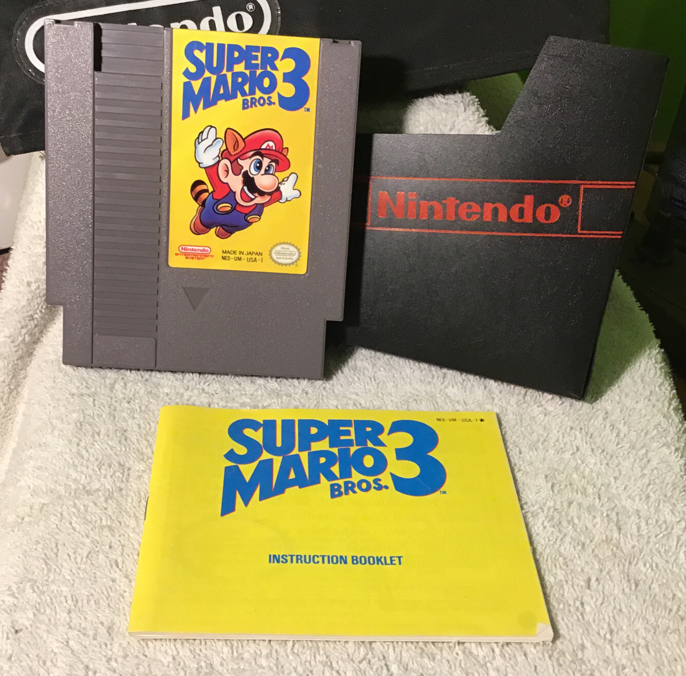 Nintendo NES Console 4 Controllers 2 Zappers Mario 3 Super Mario Bro Duck Hunt