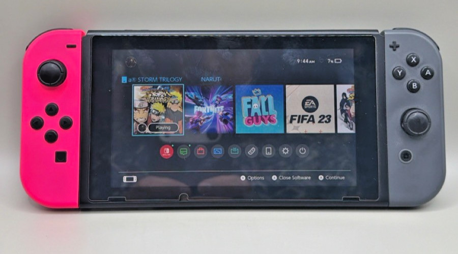 NINTENDO SWITCH HAC-001 W/CARRY CASE NINTENDO SANDISK 128GB MEM CARD (CJL007148)