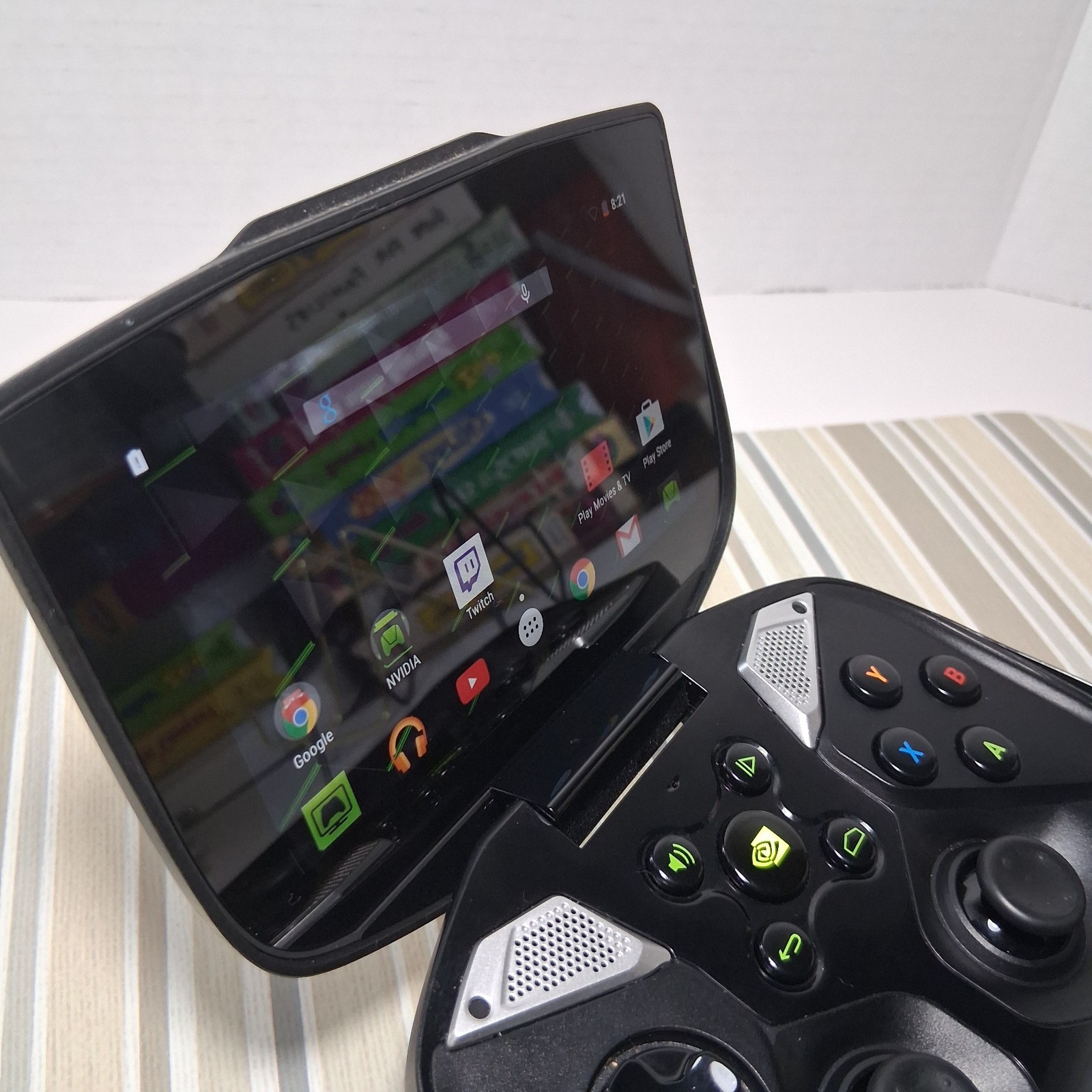 Nvidia Shield Portable Handheld Console P2450 16GB Black + 64GB MicroSD – Tested
