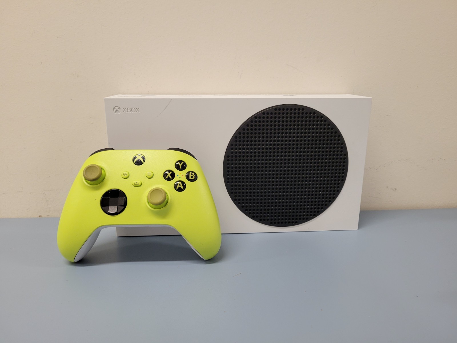 Xbox series s 512gb console w/ yellow controller – FAST SHIPPING