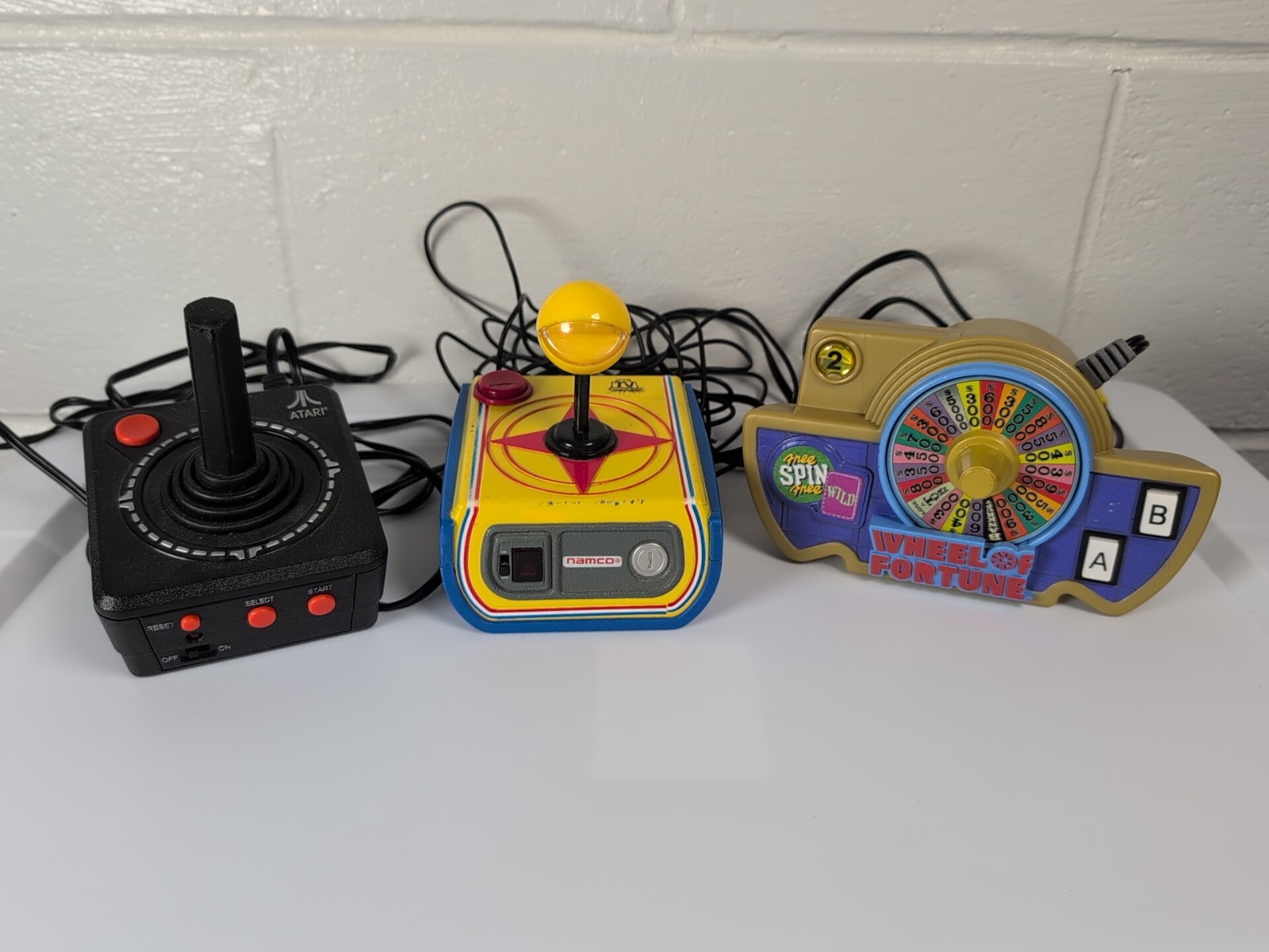 Atari/ Pac-Man/TV Games Plug & Play Joystick Retro AV