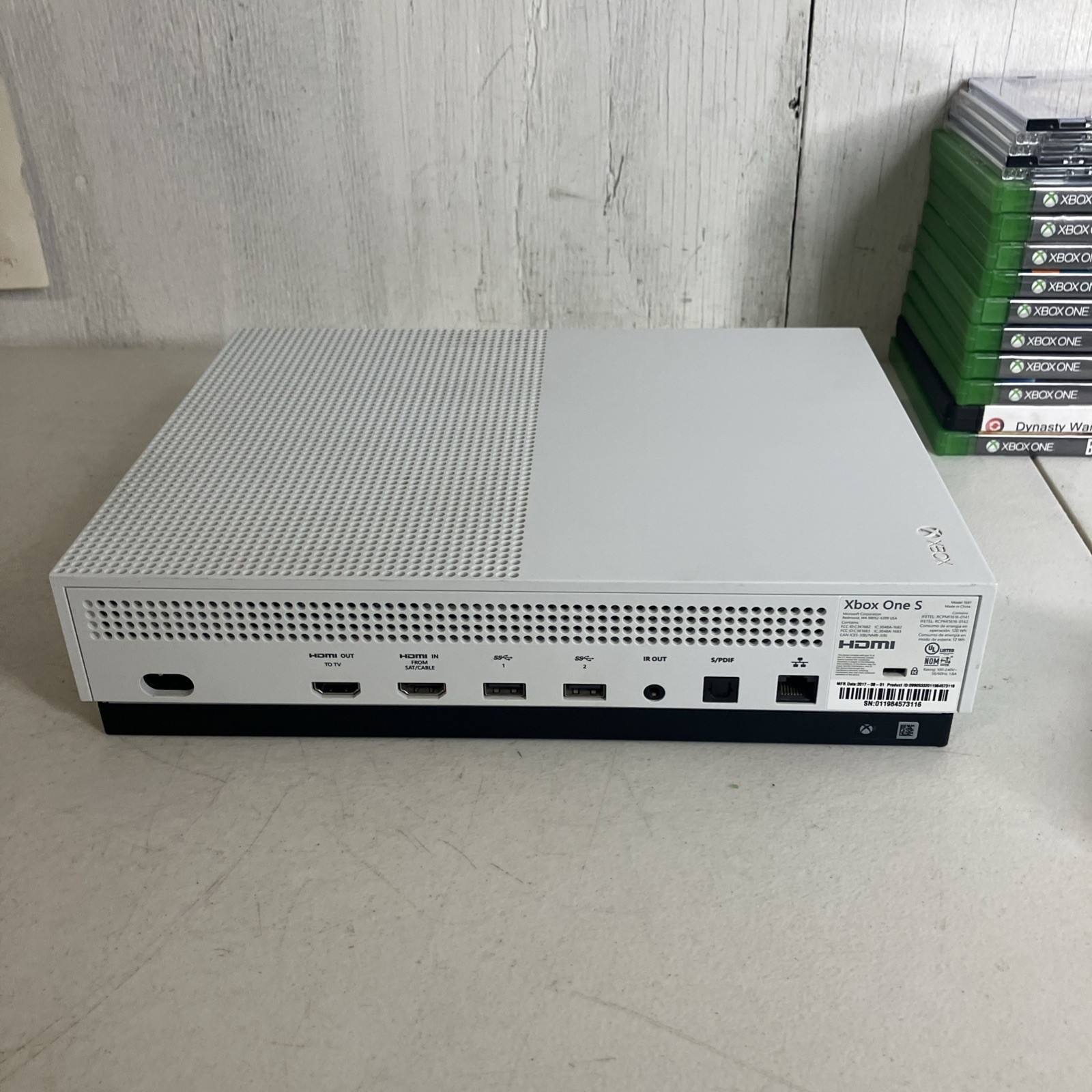 Microsoft Xbox One S White Bundle 15 Games GTA V 5 Battlefield Rayman Call Duty