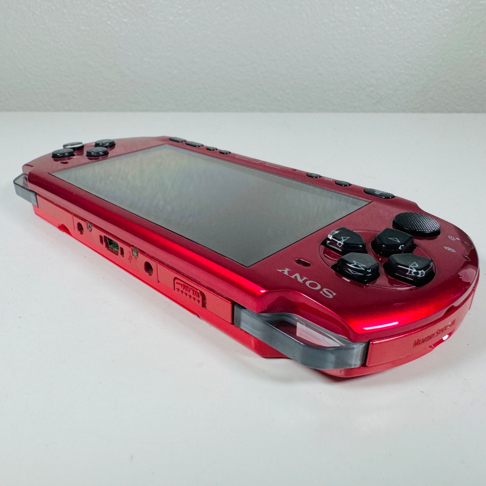 Sony PSP-2000 Handheld Console (Red) *Yellow Tint 32GB & Charger – USA Seller