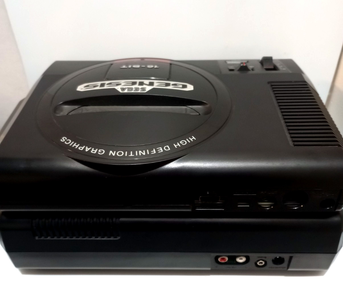 READ Sega CD, Model 1690 + Sega Genesis Model 1 UNTESTED FOR PARTS AS IS