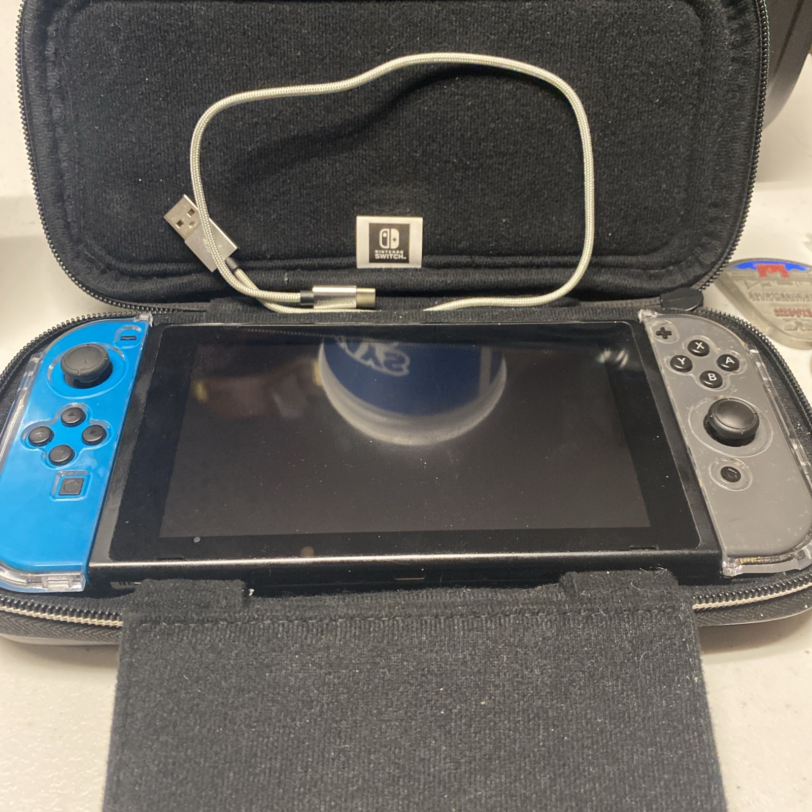 Nintendo HAC-001 32GB Switch Console – Black – With Case & Left Right JoyCons
