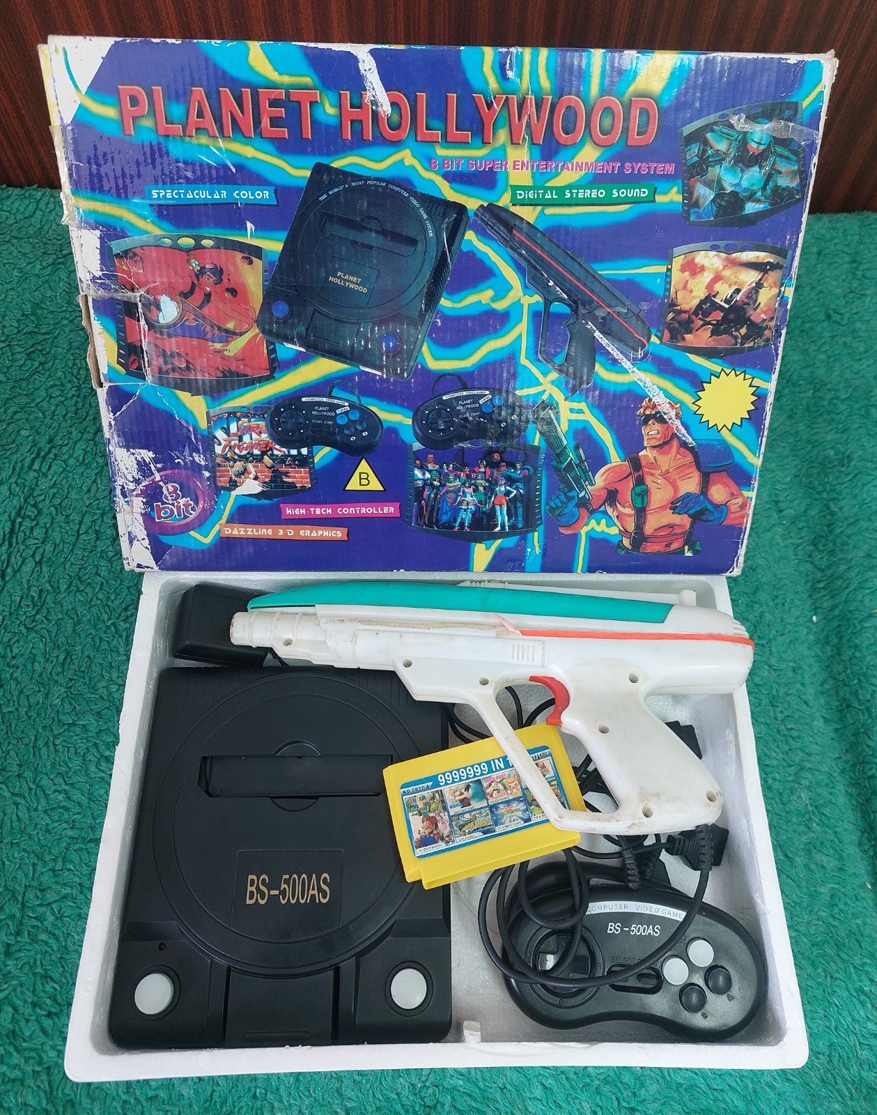 Planet Hollywood video game console from 90’s mint condition full kit box manual