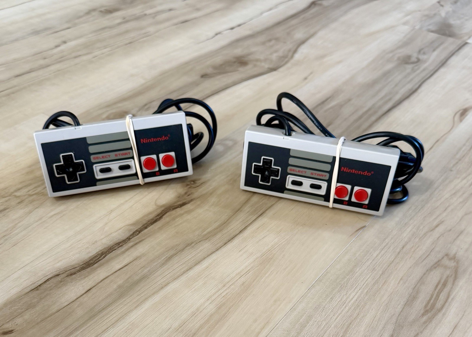 NES Bundle with Super Mario Bros 1,2,3 + Controllers + Zapper Gun – Tested