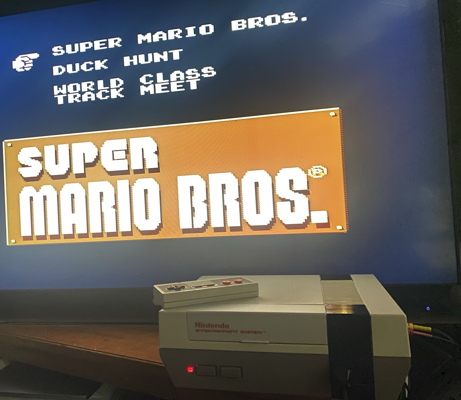 Nintendo NES Console Bundle OEM 2 Controllers Super Mario Bros Duck Hunt Tested