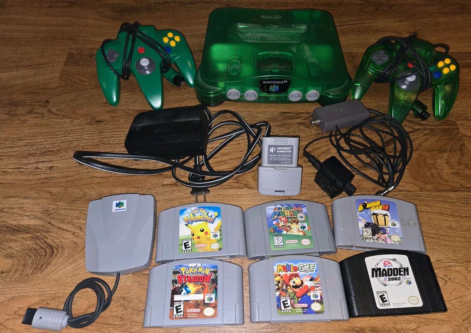 Nintendo 64 Jungle Green, 2 controllers & 6 games. Mario Golf and Super Mario 64