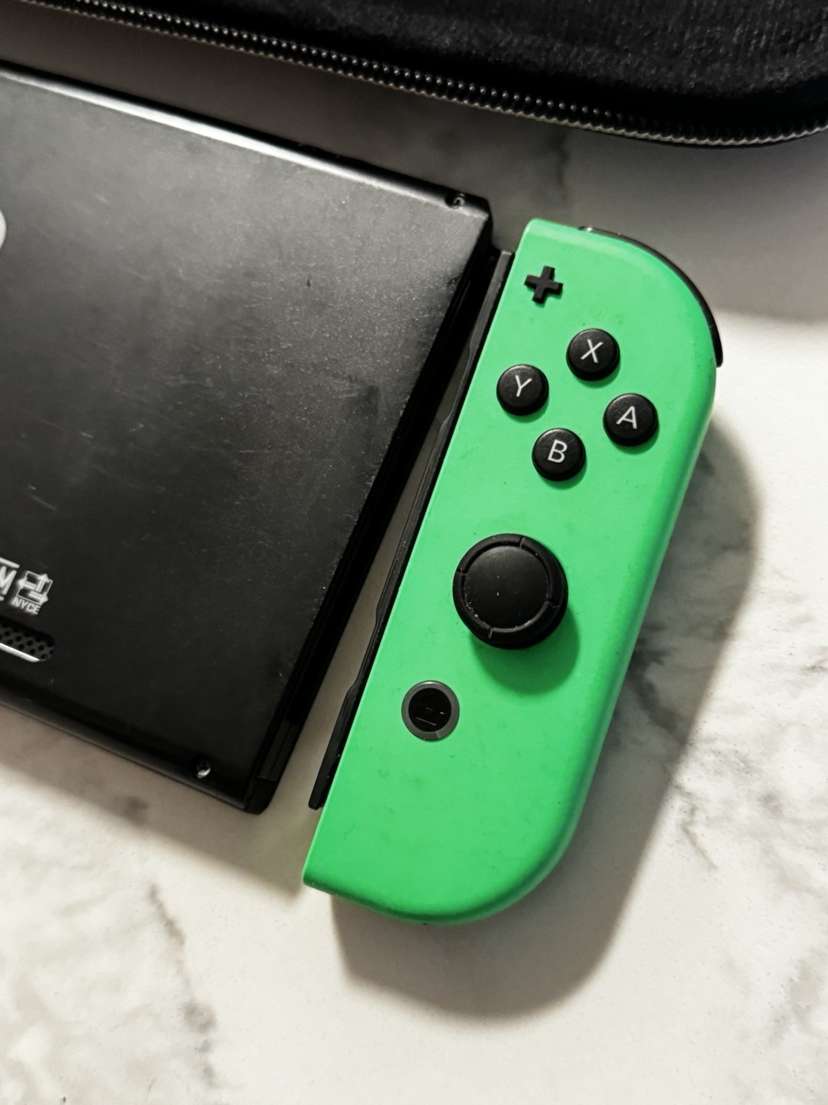 Nintendo Switch System 16 GB Console HAC-001 With Case