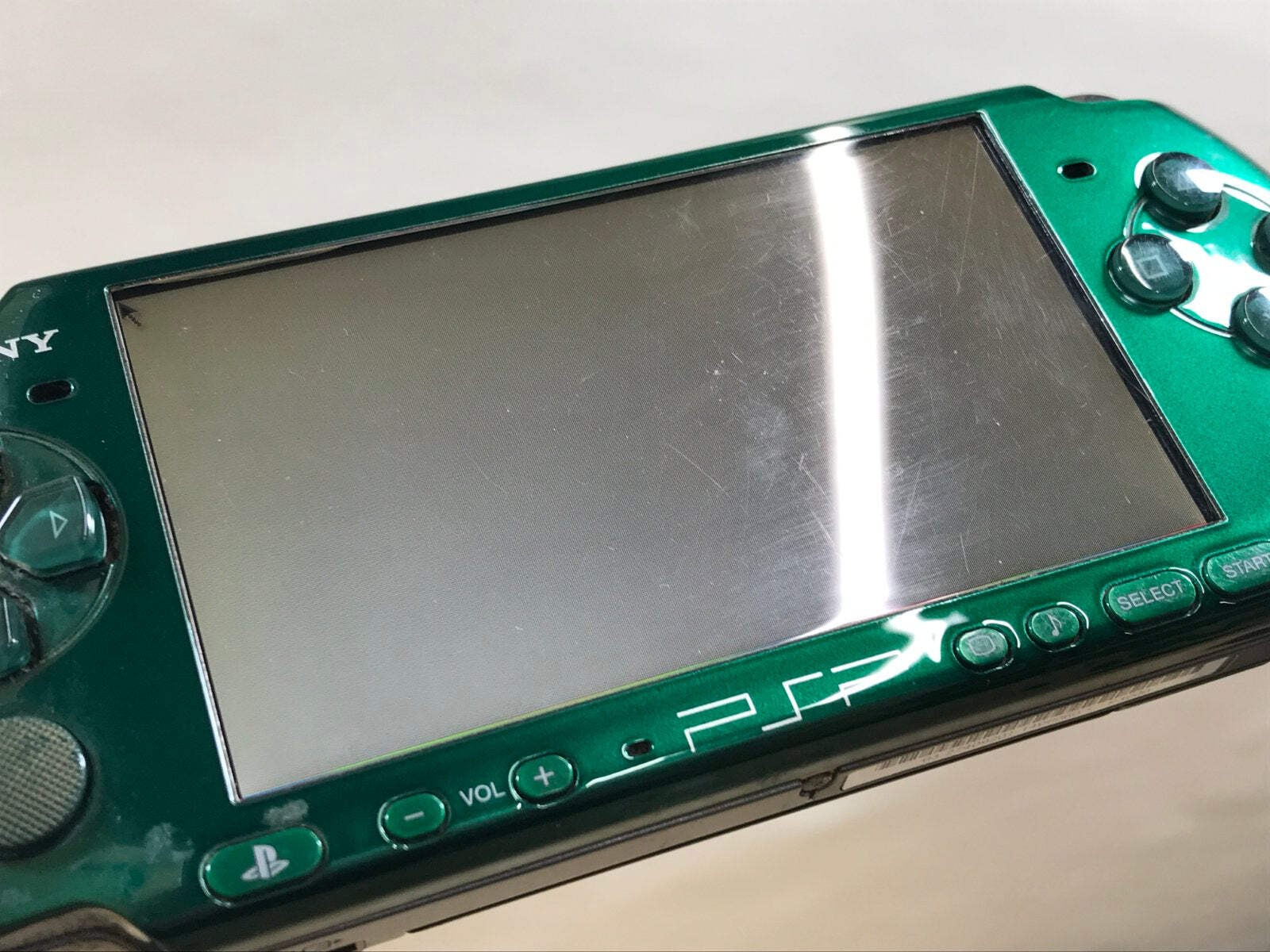 PSP-3000 SPIRITED GREEN Console Japan – With Defects GE1734