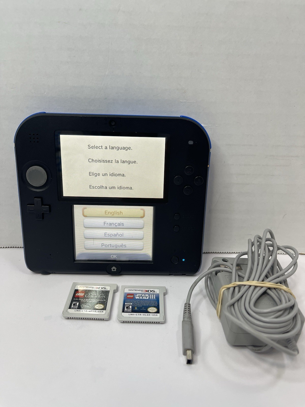 Nintendo 2DS Black & Blue Handheld Video Game System FTR-001 w Charger & Games
