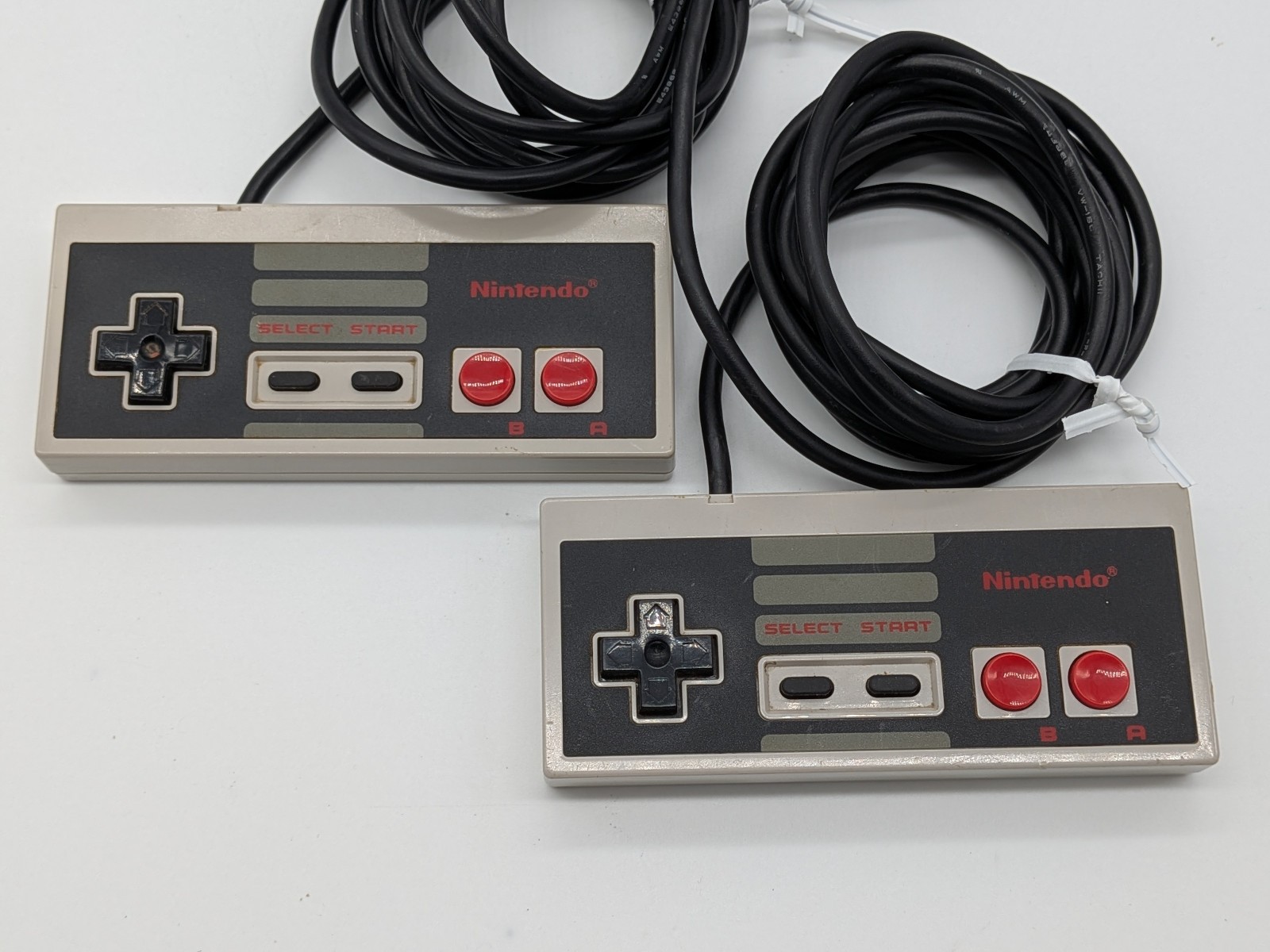 Nintendo NES 1985 Gray Console System 2 Controllers 1Game Works NES-001 Original