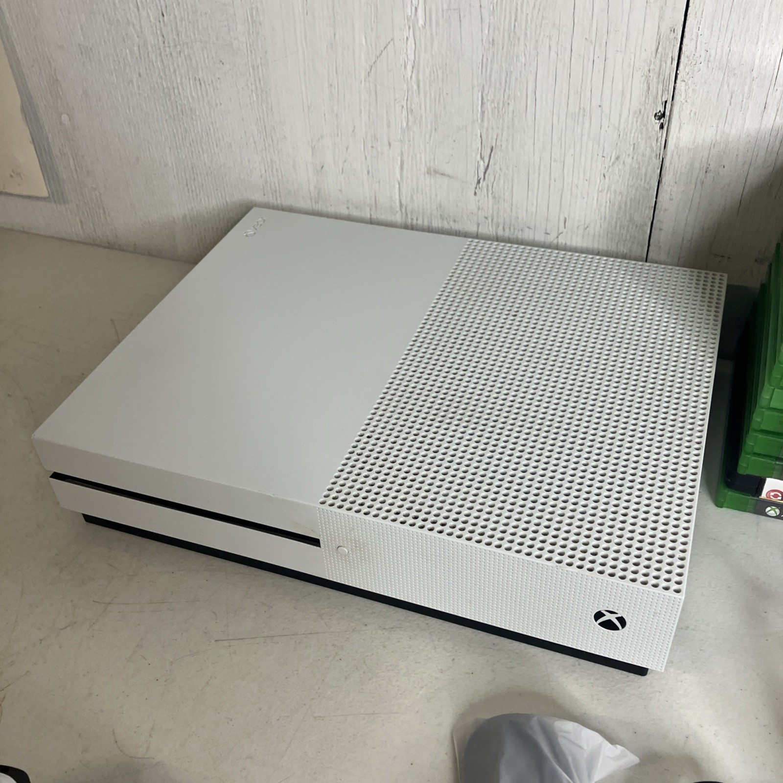 Microsoft Xbox One S White Bundle 15 Games GTA V 5 Battlefield Rayman Call Duty
