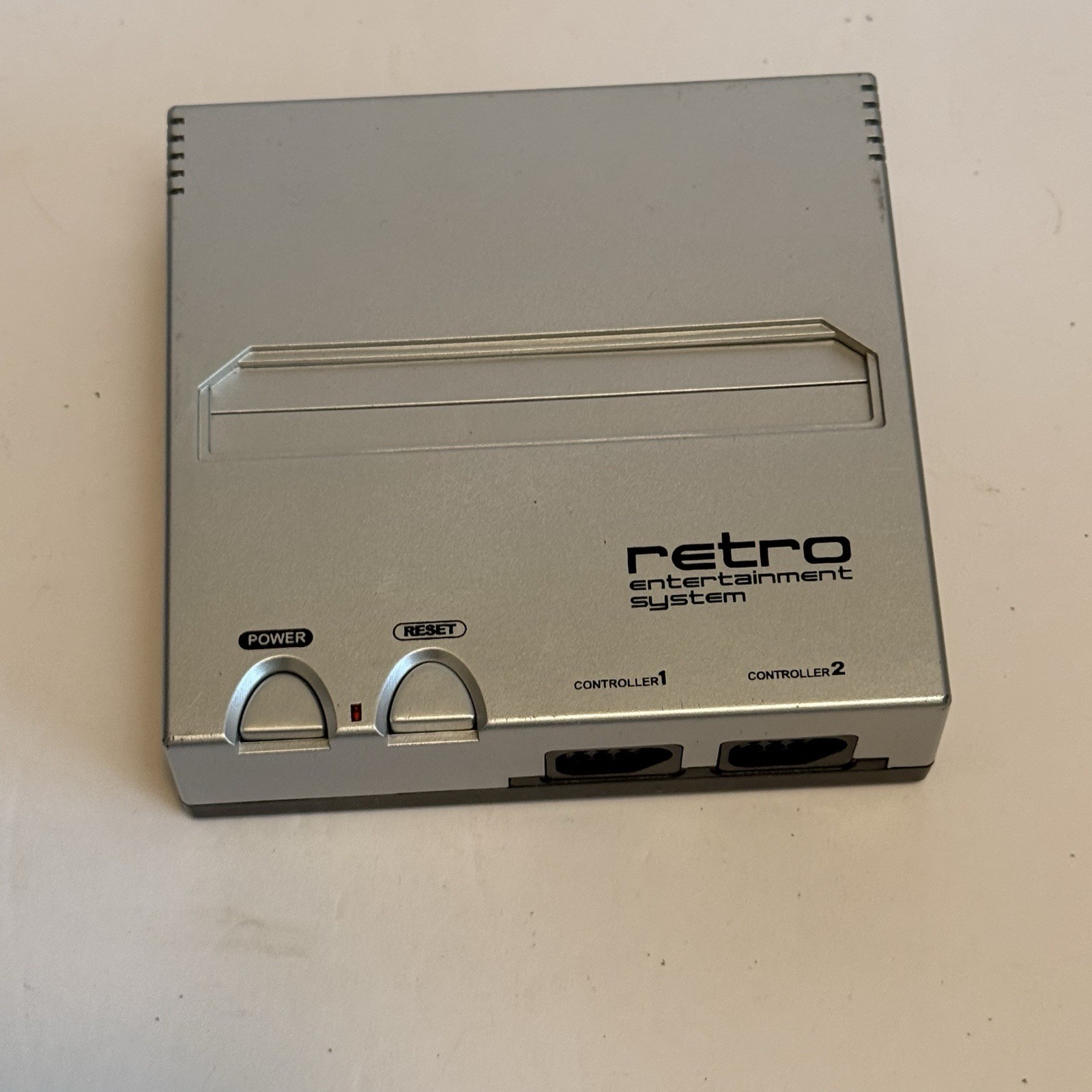 Retro-Bit Entertainment System – Silver & Black Console B