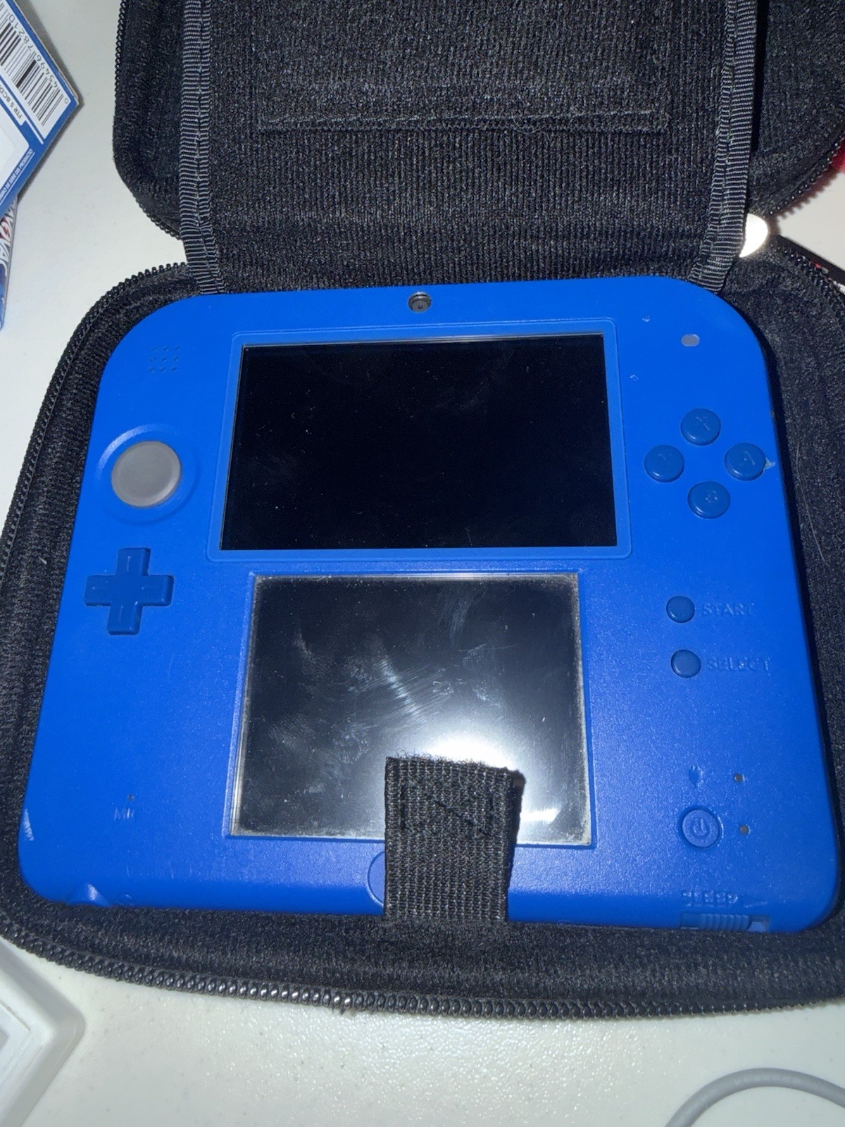 Original 2DS Blue Console with box and charger + 3 games & Carrying Case